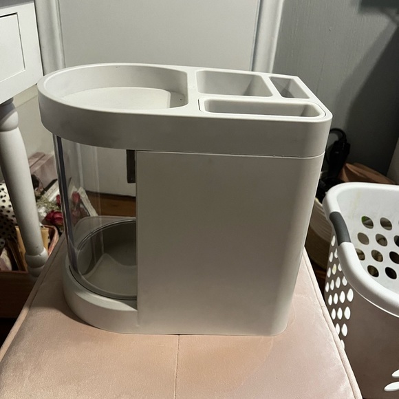 Makeup/ Skincare Holder!!🤍🧖🏼‍♀️ - Picture 6 of 6